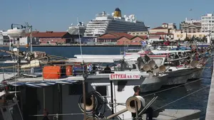 Θεσσαλονίκη: Συνεχίζεται για τρίτη μέρα ο αποκλεισμός του λιμανιού από τους ψαράδες