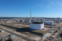 Greek Refiners Weigh Costly Extension of Pump-Price Discounts