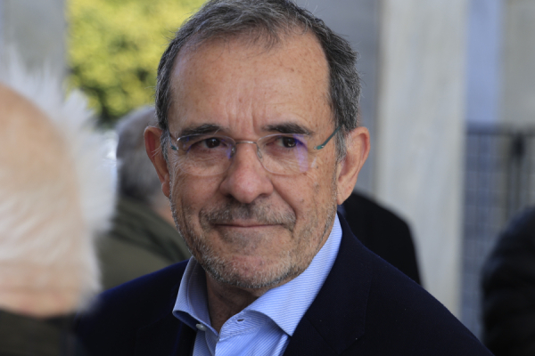 Ο Τραμπ με χιτώνα