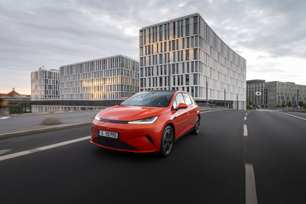 Η τεχνολογία DM 5.0 Super Hybrid νέας γενιάς κάνει την ευρωπαϊκή της πρεμιέρα στο νέο BYD Dolphin G Dm-i