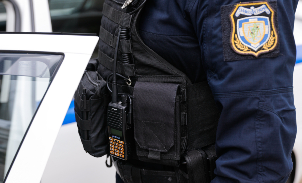 Χειροπέδες σε 48χρονο αστυνομικό στη Θεσσαλονίκη - Τι κατήγγειλε η πρώην σύντροφός του