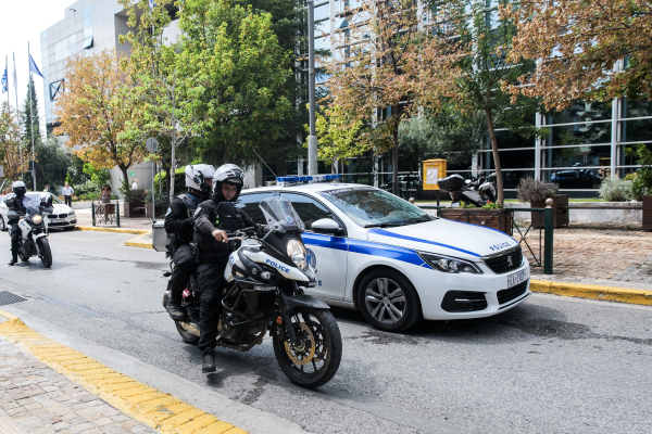Κηφισιά: Νεαροί έκλεβαν αλυσίδες λαιμού από περαστικούς με χρήση βίας - Δύο συλλήψεις
