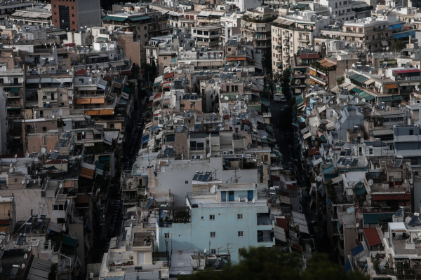 Το μεγάλο φιάσκο του «Σπίτι μου»: Σπίτια των 150.000 ευρώ πωλούνται πλέον 200.000 ευρώ