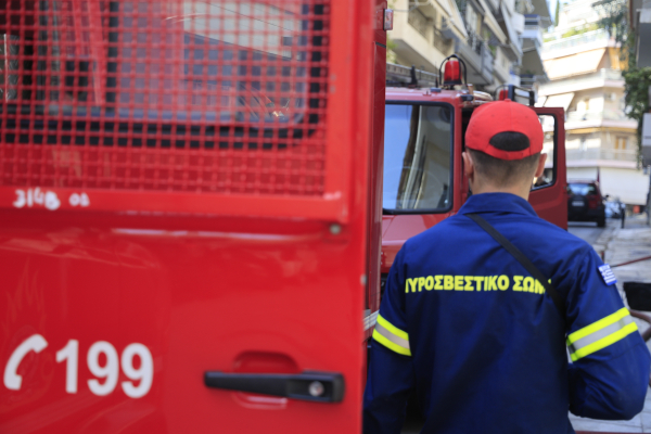 Φωτιά σε διαμέρισμα στην Λεωφόρο Αλεξάνδρας – Κλειστή η Βραΐλα