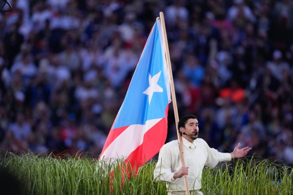 Super Bowl: Τσουνάμι στήριξης στον Bad Bunny - Lady Gaga, Katy Perry, JLo «αδειάζουν» Τραμπ