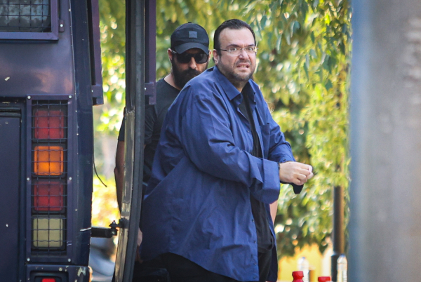 Φίλιππος Καμπούρης: Στην Ευελπίδων για να απολογηθεί - «Υπόθεση χρεών που διογκώθηκε λόγω λογιστικών λαθών»