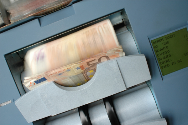 Συνταξιούχοι: Προς 400 ευρώ το επίδομα από Νοέμβριο - Εξετάζεται κατάργηση του εισοδηματικού «κόφτη»