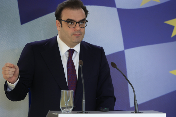Πιερρακάκης: Μηνύσεις σε 18 influencers για παράνομο τζόγο – Στη «μαύρη λίστα» 15.000 ιστότοποι