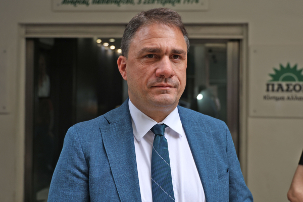 Τσουκαλάς: Ο Τσίπρας δεν πάει να προλάβει τον Μητσοτάκη στη Θεσσαλονίκη, θέλει να χτυπήσει τον Ανδρουλάκη