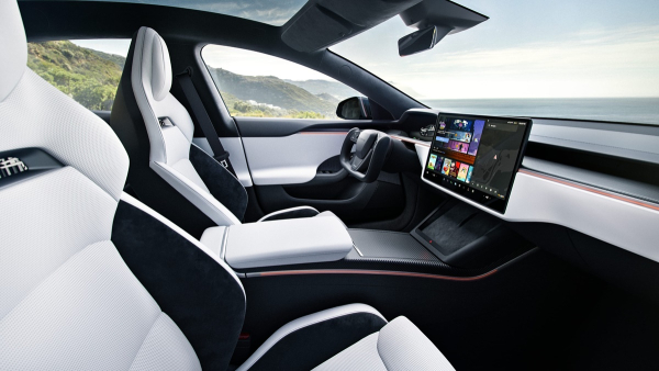 Tesla: Η γυάλινη οροφή λειτουργεί ως σύστημα ψύξης!