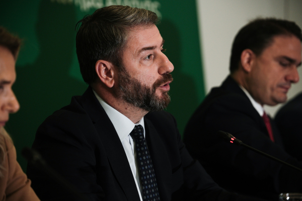 Πρωτοβουλία ΠΑΣΟΚ για τις απαγορεύσεις στα social media