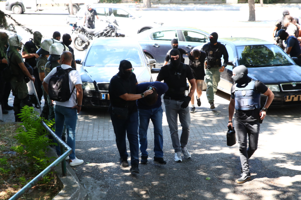Προφυλακιστέοι οι δύο κατηγορούμενοι για την επίθεση στο σπίτι της Νέστορα - Νέα προθεσμία για τον τρίτο
