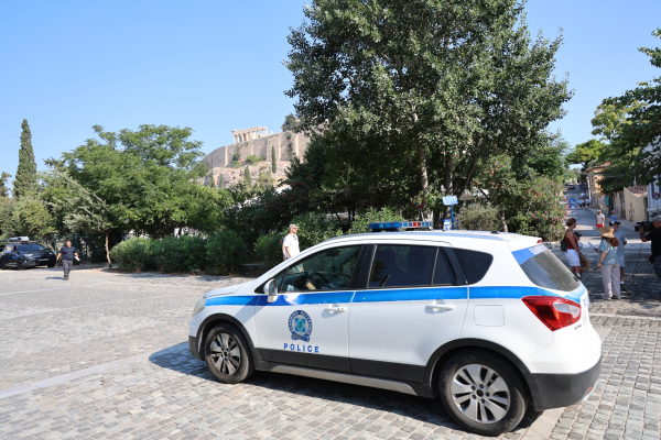 Επίθεση στην Ακρόπολη: Ποινική δίωξη για απόπειρα ανθρωποκτονίας στον 60χρονο