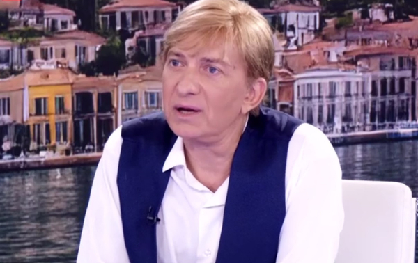 Μάκης Δελαπόρτας: «Όταν έφυγε η Αλίκη Βουγιουκλάκη, αισθάνθηκα ότι ορφάνεψα»