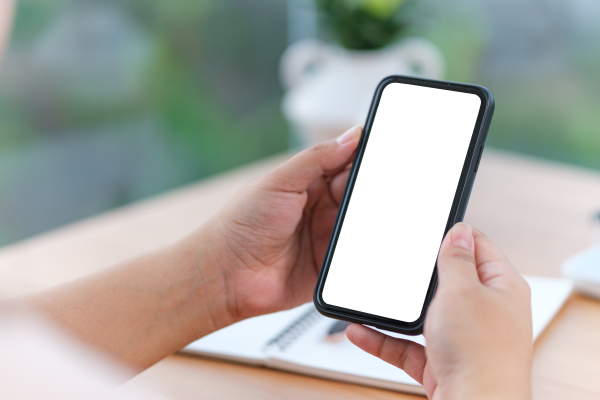 Smartphone με voucher 70 ευρώ: Ποιοι είναι οι δικαιούχοι και πότε ξεκινούν οι αιτήσεις