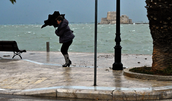 Τάσος Αρνιακός: Έρχεται ψυχρό μέτωπο - Οι καταιγίδες σήμερα Κυριακή