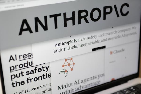 Περιστρεφόμενες θύρες: Στην Anthropic ο «αρχιτέκτονας» της βρετανικής στρατηγικής για την Τεχνητή Νοημοσύνη