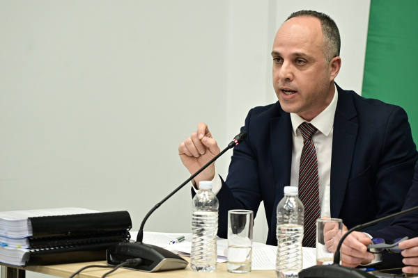 Υποκλοπές: Νέες αιχμές Κεσσέ για αντιφατικές εισαγγελικές κρίσεις στην υπόθεση Predator