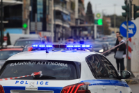 Λαύριο: «Μπούκαρε» με βαριοπούλα και τους μαχαίρωσε - Η πρώην του τον είχε καταγγείλει 5 φορές σε ένα χρόνο