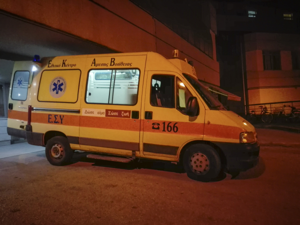 Ρέντη: Φωτιά σε διαμέρισμα - Απεγκλωβίστηκαν δύο ηλικιωμένοι