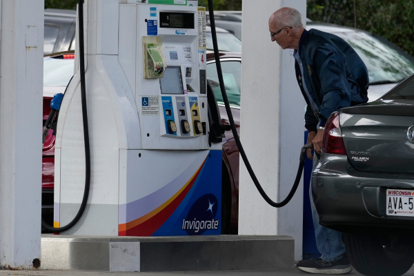 Πετρέλαιο: Στα 102 δολάρια με φόντο τις γεωπολιτικές εντάσεις