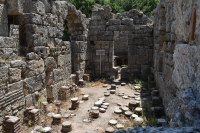 Αρχαιολόγοι στη Γαλλία ανακάλυψαν αγγεία με έως και 40.000 ρωμαϊκά νομίσματα ηλικίας 1.800 ετών