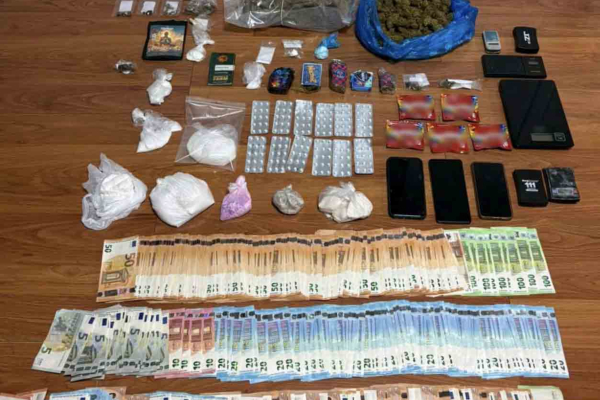 Τρεις συλλήψεις για διακίνηση ναρκωτικών στην Αττική - Ανάμεσά τους ένας ψυχολόγος (Βίντεο)