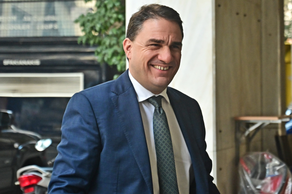 Τσουκαλάς: Η κυβέρνηση μέσω της ακρίβειας επιβαρύνει τα λαϊκά στρώματα