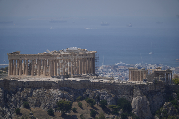 Το φορολογικό δέλεαρ που δίνει η Ελλάδα στους fund managers, τα δυνητικά κέρδη για τα ξενόγλωσσα εκπαιδευτήρια, η ΒΙΑΝΕΞ, η PeopleCert και κινήσεις περιορισμού του κόστους από τη Fourlis