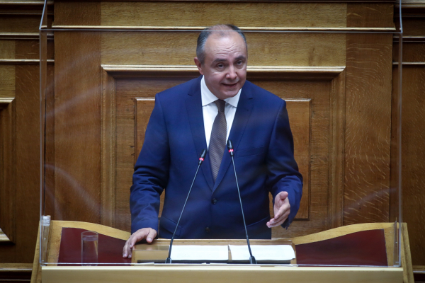 Τι μύγα τσίμπησε τον Καράογλου