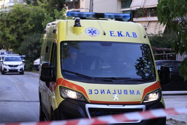 Συναγερμός στην Πυροσβεστική για φωτιά σε διαμέρισμα στη Θεσσαλονίκη - Στο σημείο και ασθενοφόρο