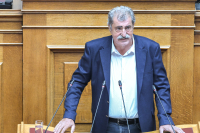 Ο Πολάκης ζητά εκ νέου την παραίτηση Πατούλη: «Σβήνεις τα ίχνη σου σαν το σκύλο που σκεπάζει τα κόκκαλα που κλέβει»