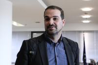 Σακελλαρίδης για Εξαμίλια: Όσο η κυβέρνηση αντιμετωπίζει την εργασία ως κόστος που πρέπει να μειωθεί, αυτή θα είναι η πραγματικότητα