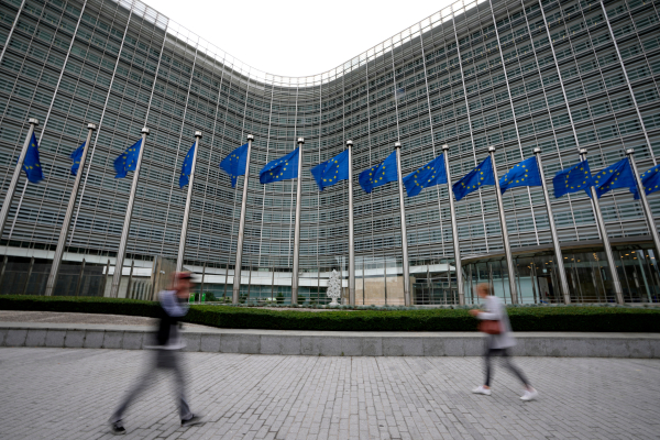 Το deal Τραμπ - Πούτιν, η κλιμάκωση της έντασης από τη Ρωσία και τα διλήμματα της ξεκρέμαστης Ευρώπης