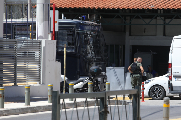 Εκτονώθηκε η ένταση στις φυλακές Κορυδαλλού - Κανονικά η μεταγωγή κρατούμενου