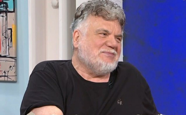 Γιάννης Κακλέας: «Ο Νίκος Καρβέλας είναι απρόβλεπτος – Εκεί που είναι ήσυχος αρχίζει και ωρύεται»