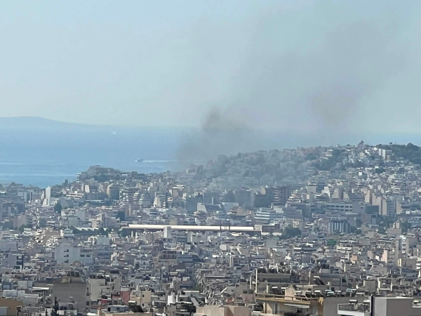 Φωτιά τώρα στον Πειραιά