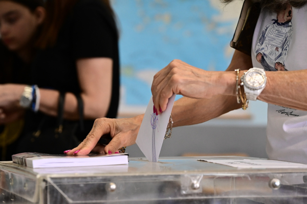 Opinion Poll: Στο 31,5% η ΝΔ, 16,9% η ΕΛΑΣ, 10,2% το ΠΑΣΟΚ - Η δημοσκόπηση για την Αττική