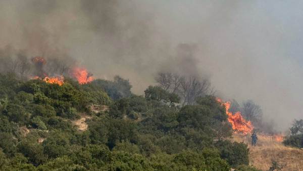 Φωτιά τώρα στο Κοκκινόχωμα Καβάλας - Μήνυμα 112, επιχειρούν 3 εναέρια (Βίντεο)