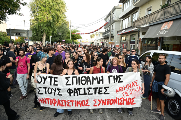 Ελευσίνα: Στη φυλακή οι δύο κατηγορούμενοι για την επίθεση με μαχαίρι στον 32χρονο αντιφασίστα