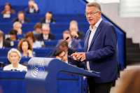 Αρβανίτης σε Ούρσουλα φον ντερ Λάιεν: «Η άνοδος της ακροδεξιάς είναι αποτέλεσμα των δικών σας επιλογών»