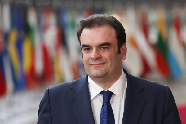 Πιερρακάκης: Οι πρόωρες αποπληρωμές χρέους εξοικονομούν 800 εκατ. ευρώ τον χρόνο