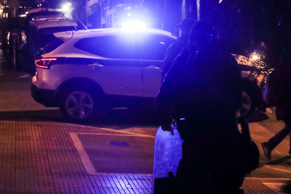 Ηλιούπολη: Φωτιά σε αυτοκίνητο τα ξημερώματα - Ζημιές και σε δυο παρακείμενα οχήματα