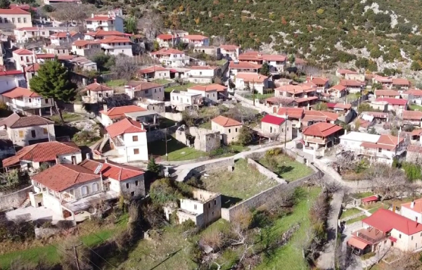 Κολοκοτρωνίτσι: Πού βρίσκεται τελικά το χωριό από το «Καφέ της Χαράς»