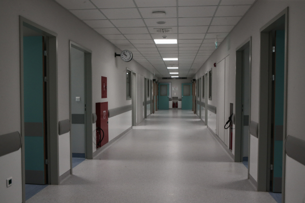 Κρήτη: Συναγερμός για 93 κρούσματα γαστρεντερίτιδας - Στο μικροσκόπιο το νερό