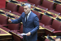 Παραιτείται από βουλευτής ο Χάρης Μαμουλάκης - Προσχωρεί στην ΕΛΑΣ