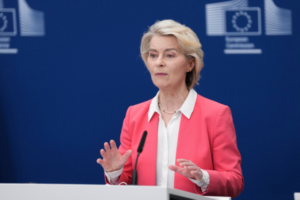 Φον ντερ Λάιεν για τραγωδία στην Ψάθα: Η Ευρώπη πενθεί μαζί με την Ελλάδα και τη Δανία