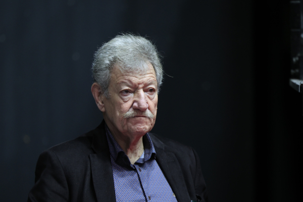 Ποιος πληρώνει το πλεόνασμα;