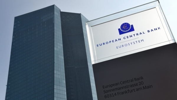 ΕΚΤ: Σφίγγουν τη «στρόφιγγα» των δανείων οι τράπεζες της ευρωζώνης