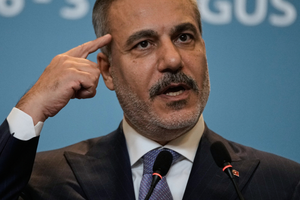 Η αντίδραση της Αθήνας στον Χακάν Φιντάν